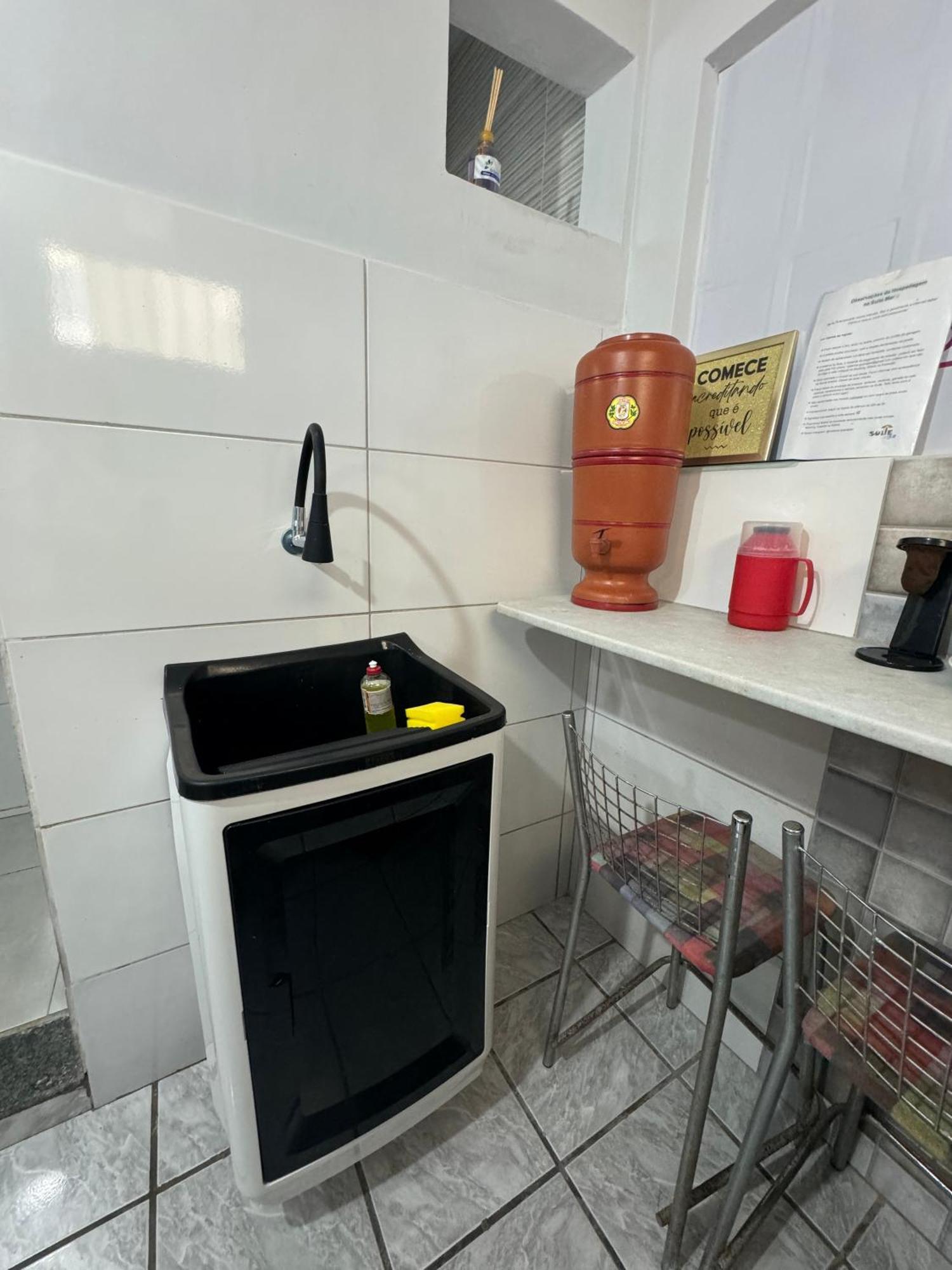 גוארפארי Suite Mar 210 - Economica E Compacta - Praia Do Morro - Predio Frente Mar Com Elevador, Atravessou A Avenida, Ja Esta Na Praia - Garagem - Internet מראה חיצוני תמונה